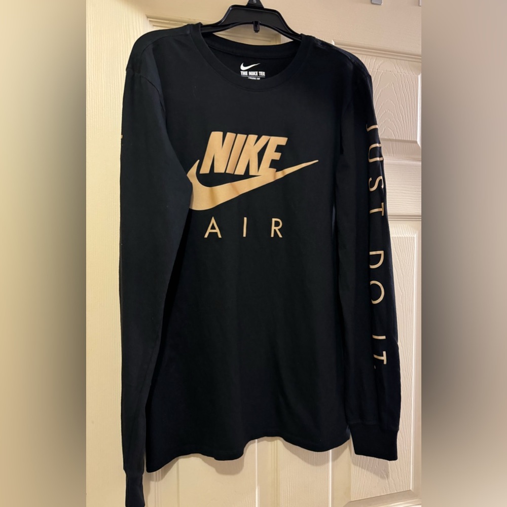 Nike Long Sleeve T-Shirt